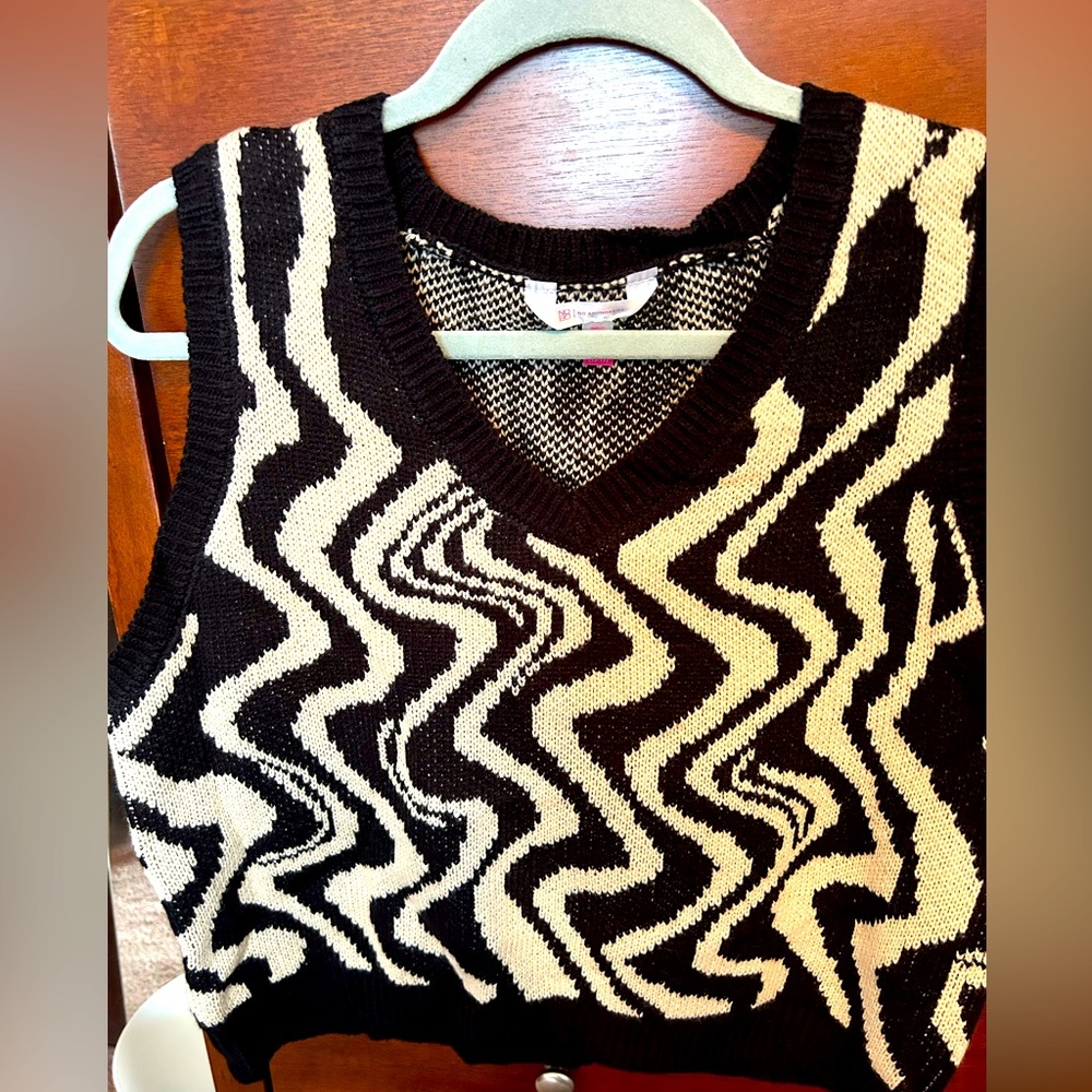 Cropped sweater top